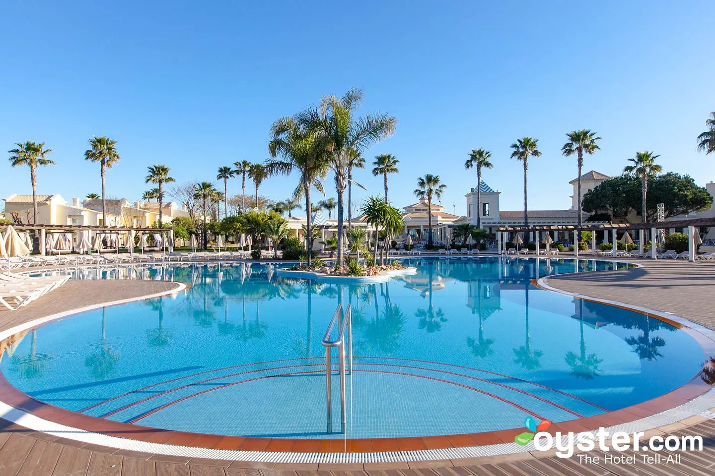 Adriana Club Resort Algarve: Why This Massive All-Inclusive Is Actually A Local Legend